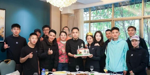 朱卿，生日快乐！明天更快啰