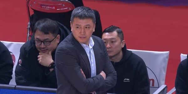 乐鱼体育官方入口-郭艾伦复出，独砍16分5失误，广州加时险胜，山东大汉空砍30+6+6