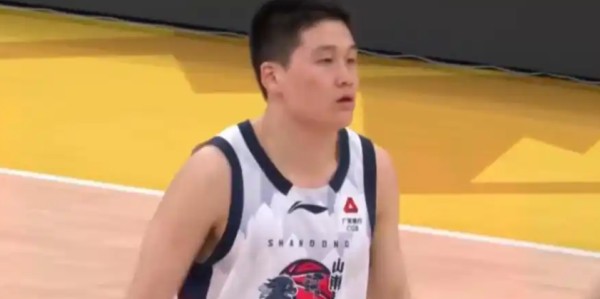 乐鱼体育app下载-两外援难留队，谢智杰数据挂零，国内轮换差距大，邱彪无人可用！