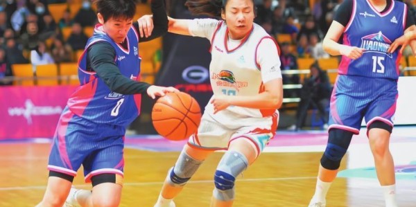 三名辽宁女篮球员入围